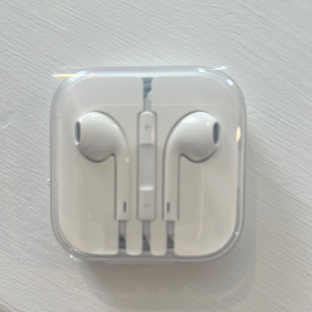 Apple White Earbud Headphones